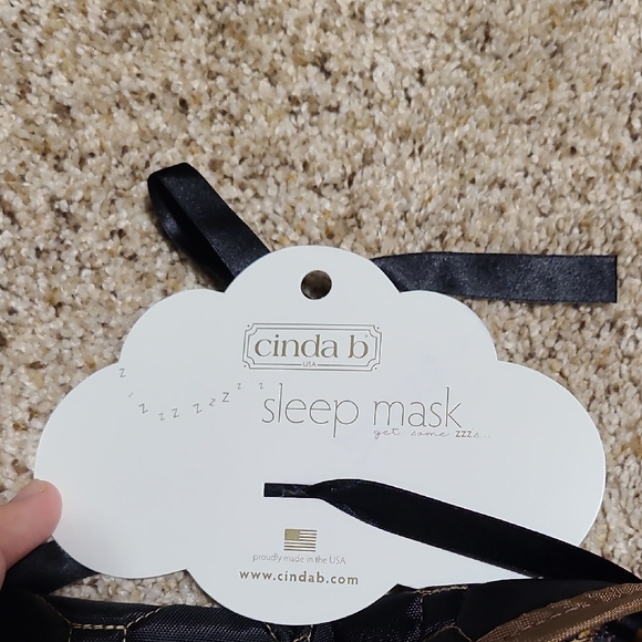 🔥Hexagonal Pattern VR Eye Mask - Picture 2 of 3